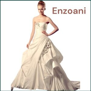 NWT ENZOANI Erica Light Ivory/Antique Gold Koyna Silk Princess Dress (6)